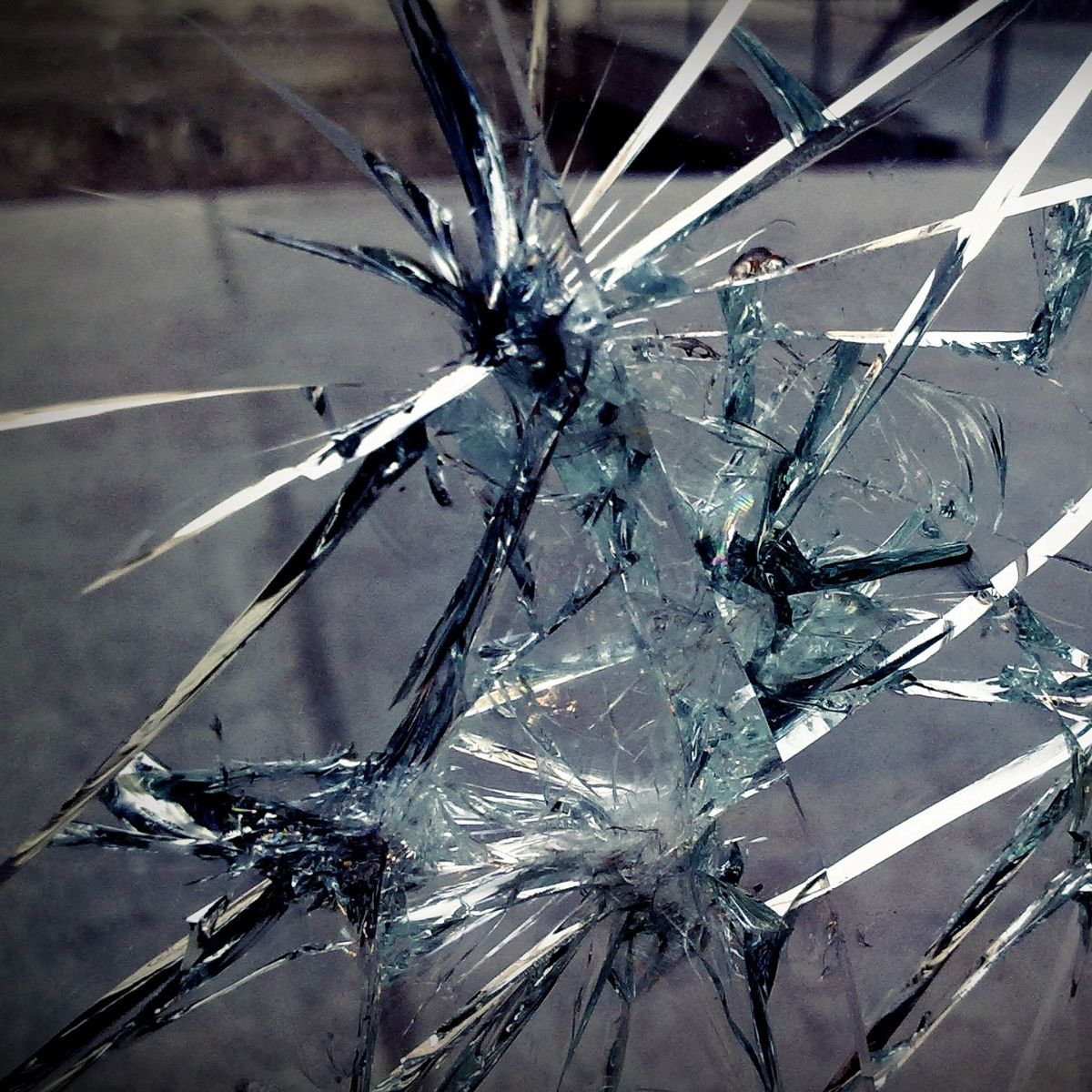 broken glass in house spiritual meaning