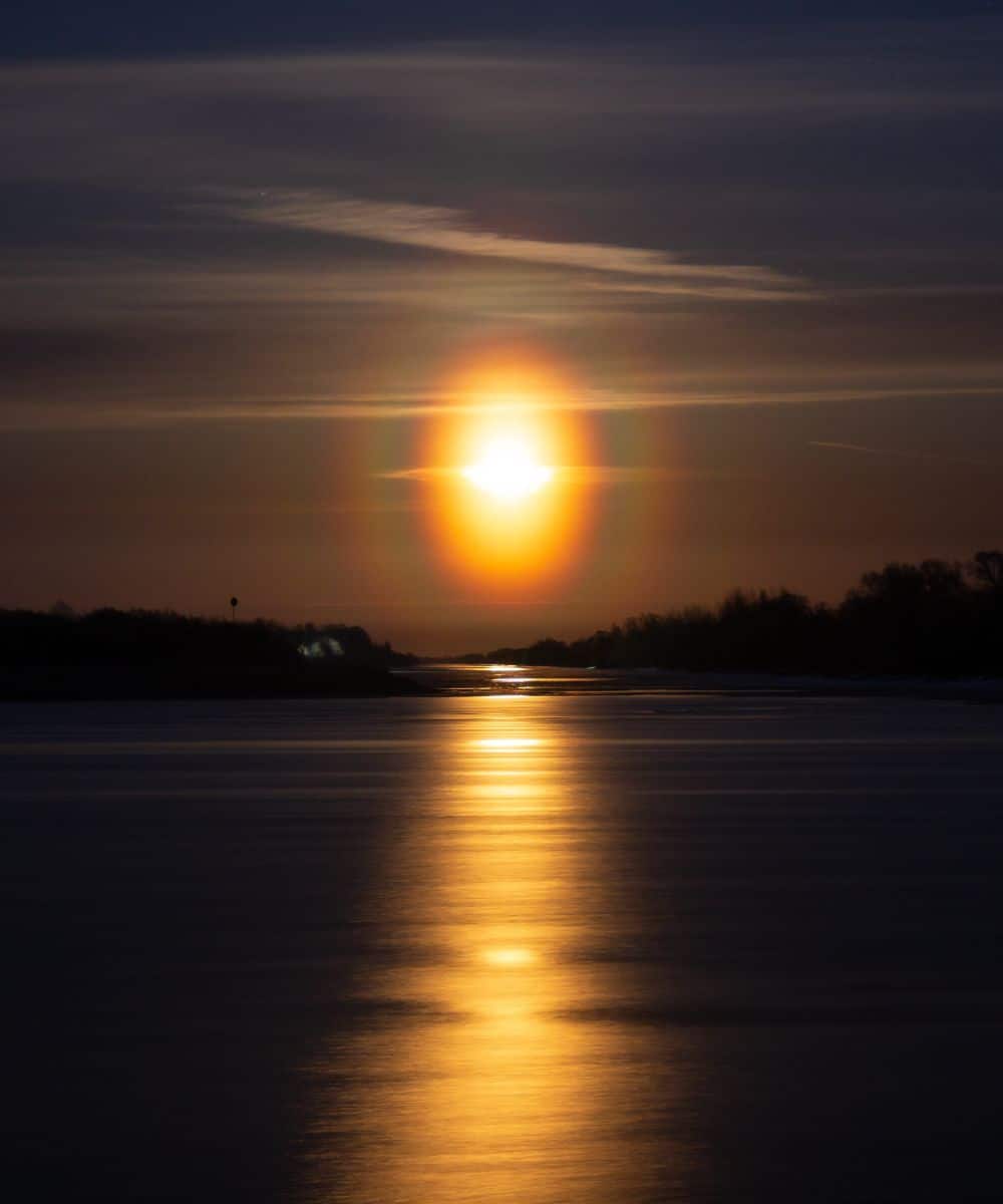 ring around the moon