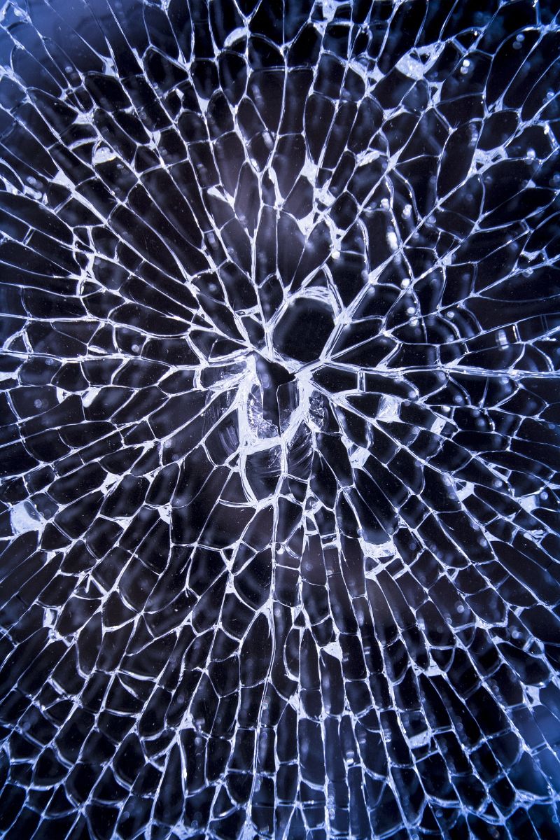 spiritual meaning of glass breaking